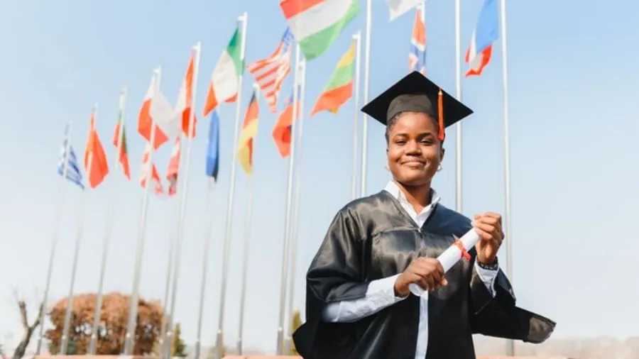 Undergraduate Scholarships Undergraduate bachelor degree scholarships for global international students